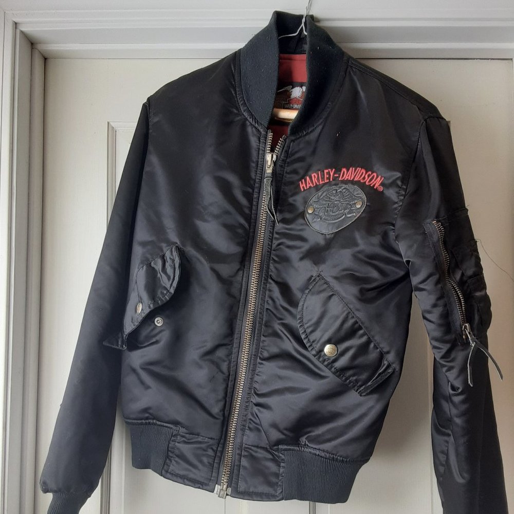 Womens Harley Davidson e small Jacket biker gently used black, slick outer shell